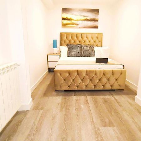 Ave Maria Apartment Мадрид Екстериор снимка